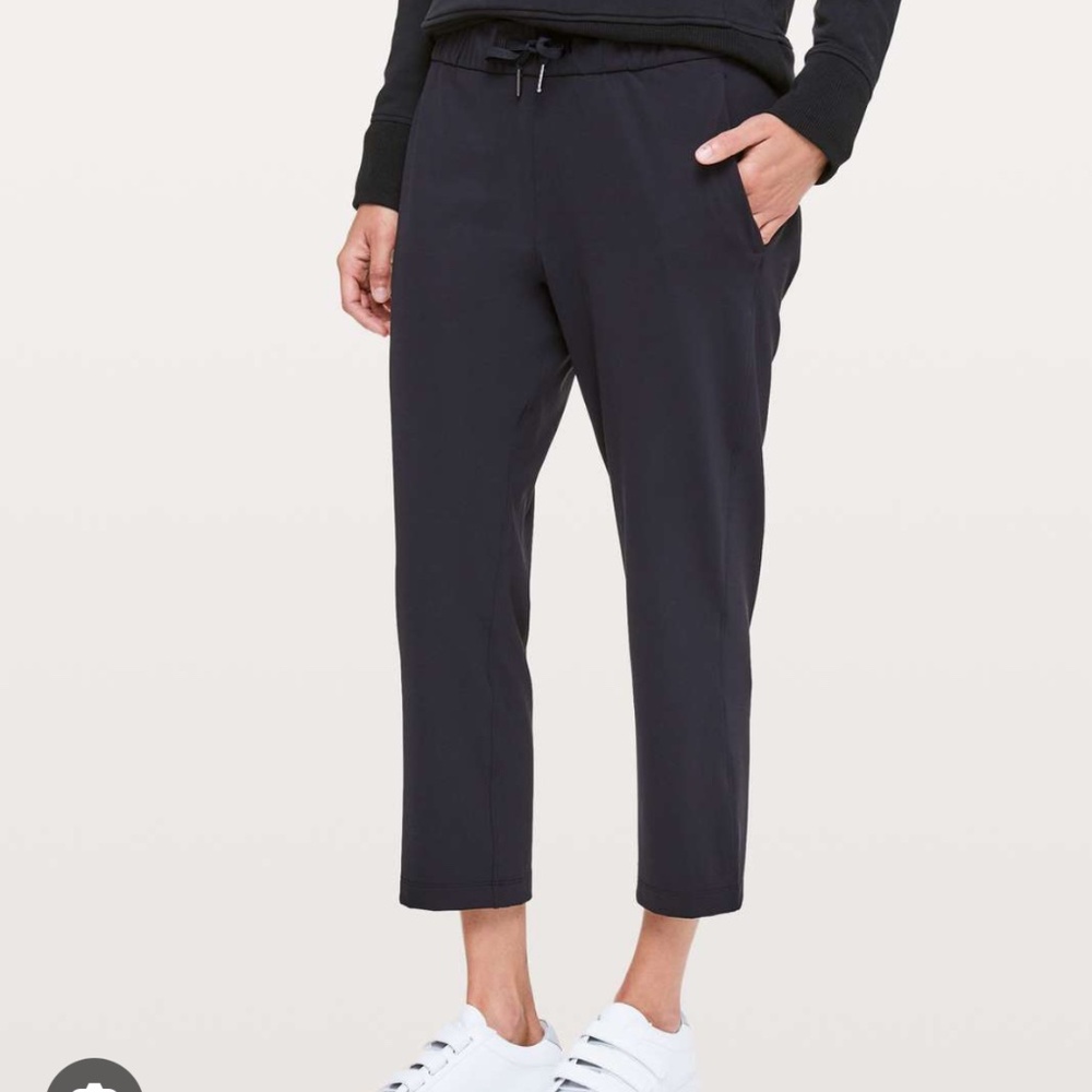 Lululemon, On The Fly Woven Crop